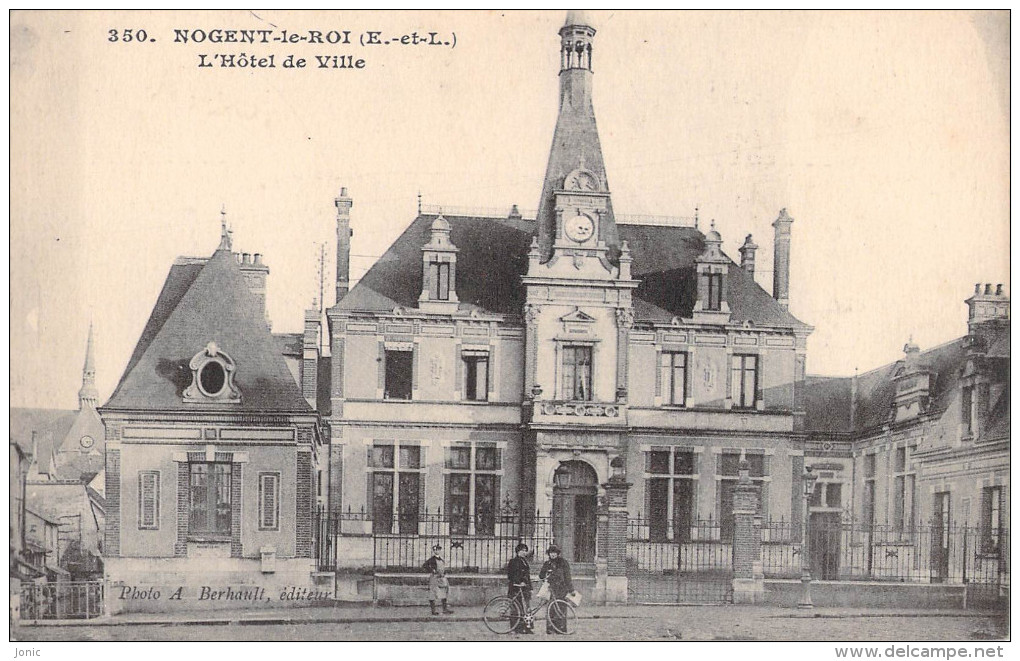 NOGENT LE ROI - L´HOTEL DE VILLE - Nogent Le Roi