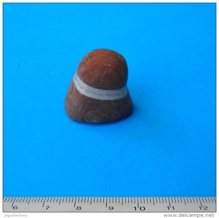 # M021 WHITE STRIPED ESTEREL RED PEBBLE ORE - South France, Provence, Mineral Minerai Minerale Erz - Mineralien