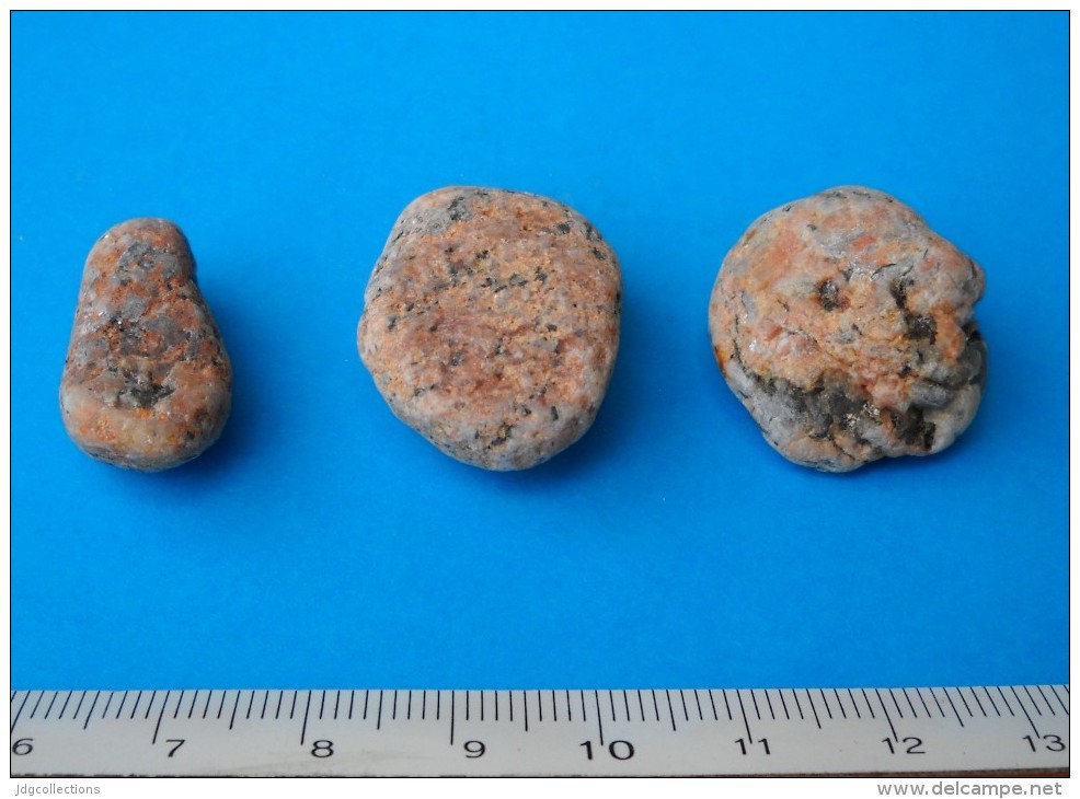 # M022 GRANIT ESTEREL - South France, Provence, Pebble Piedra Ore Mineral Minerio Minerai Minerale Erz Granito - Minerals