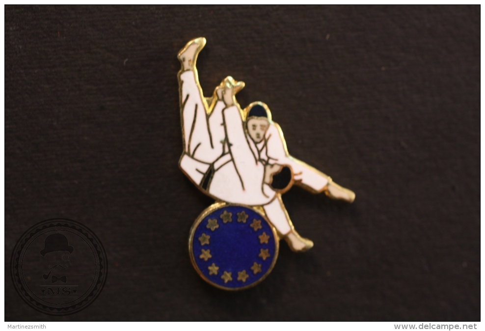 European Martial Arts - Judo/ Tae Kwon Do/ Karate - Fighting Pin Badge - #PLS - Judo