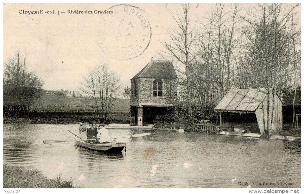 CPA    CLOYES   Rivière Des Graviers ,le Lavoir Et Les Environs - Cloyes-sur-le-Loir