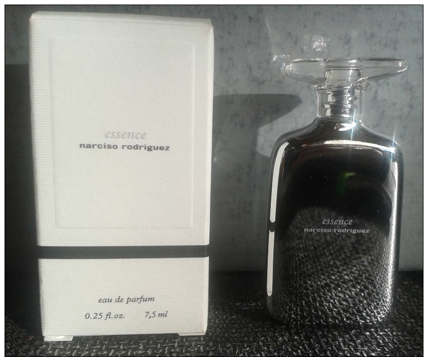 MINIATURE PARFUM NARCISO RODRIGUEZ Eau De Parfum Essence - Miniatures Womens' Fragrances (in Box)