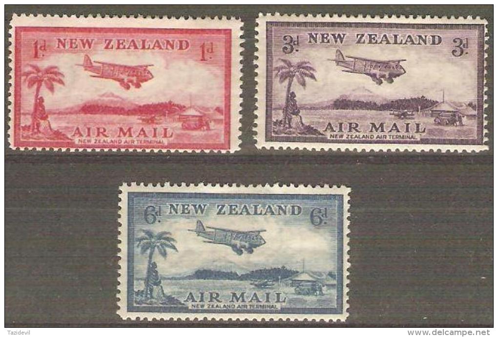 NEW ZEALAND - 1935 Airmails. Scott C6-8. Mint Hinged * - Airmail