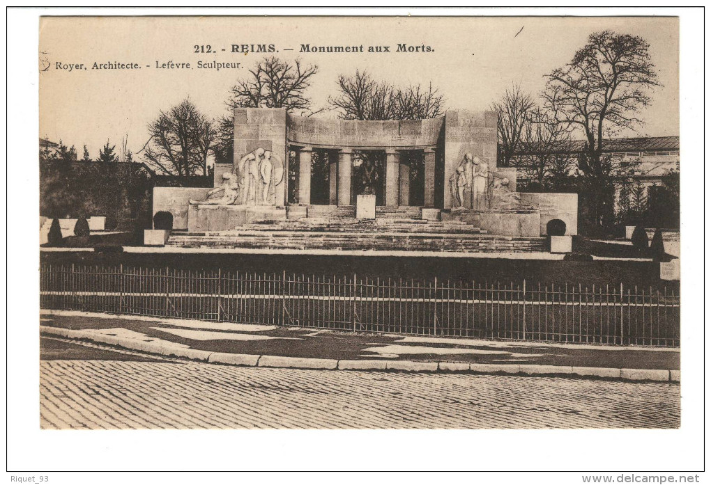 212- REIMS - Monument Aux Morts - Reims