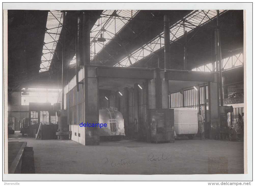 Photo Ancienne - PARIS - Intérieur D'un Garage - Atelier De Peinture - Autobus / Autocar - Automobili