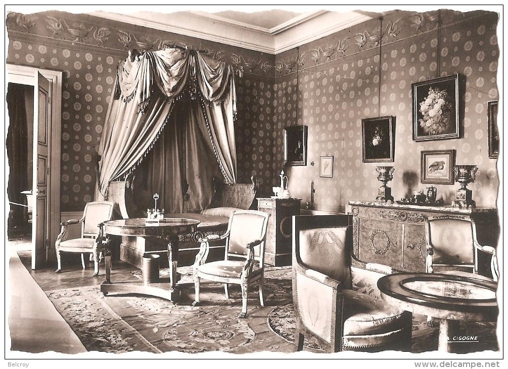 Dépt 36 - AZAY-LE-FERRON - Chambre à Coucher De Mme G. Hersent - Mobilier Empire, Tapis D'Aubusson - (CPSM 10,5 X 15 Cm) - Autres & Non Classés