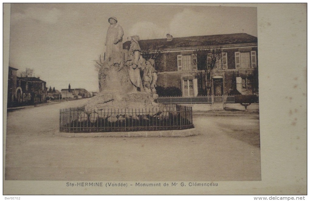 85 -SAINTE-HERMINE - Monument De G. CLEMENCEAU - Sainte Hermine