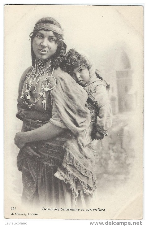 Bédouine Tunisienne Et Son Enfant/GEISER /  Alger //Vers 1910   CPDIV138 - Frauen