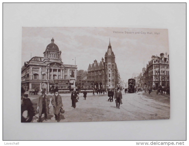 Hull. - Victoria Square And City Hall. - Hull