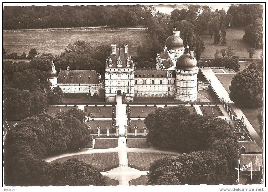 Dépt 36 - VALENÇAY - En Avion Au Dessus Des Châteaux De La Loire : Le Château De Valençay - (CPSM 10,4 X 15 Cm) - Autres & Non Classés