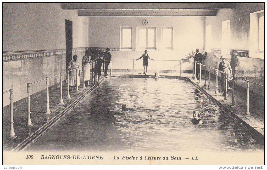 61 BAGNOLES DE L'ORNE - La Piscine à L'heure Du Bain. - Bazoches Sur Hoene