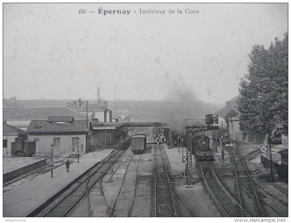 CPA Epernay. Marne. Intérieur De La Gare. Train Locomotive - Epernay