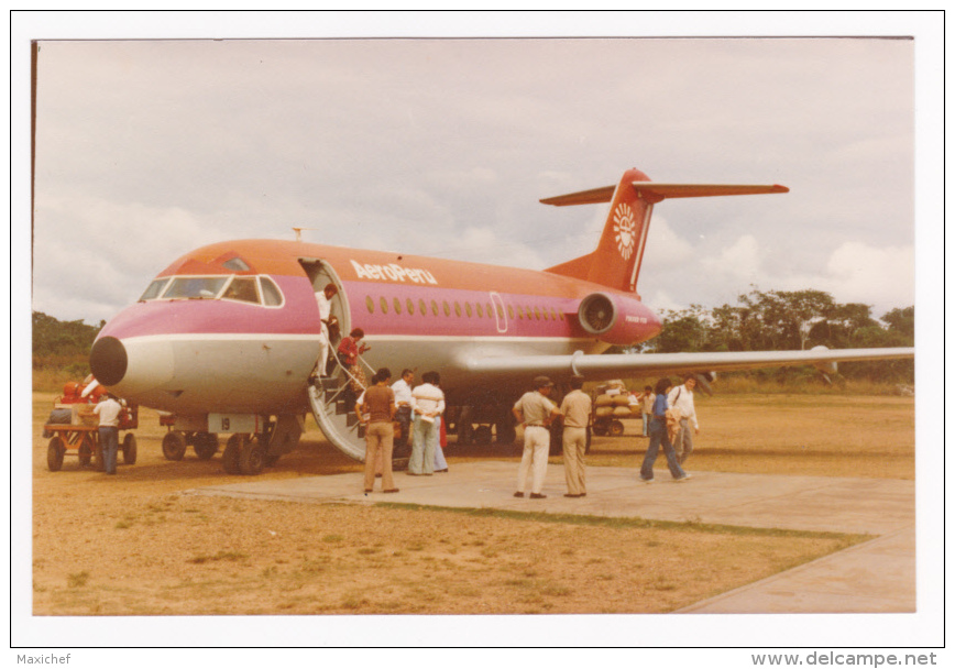 Photographie Couleur 8.8X13.6 - Escale Du Fokker F28 D'AEROPERU - Aviation