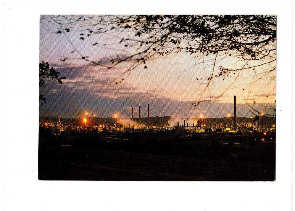 CPSM  De  LACQ  (64)  -  Vue Générale De L´ Usine De LACQ Au Coucher Du Soleil  //  TBE - Lacq