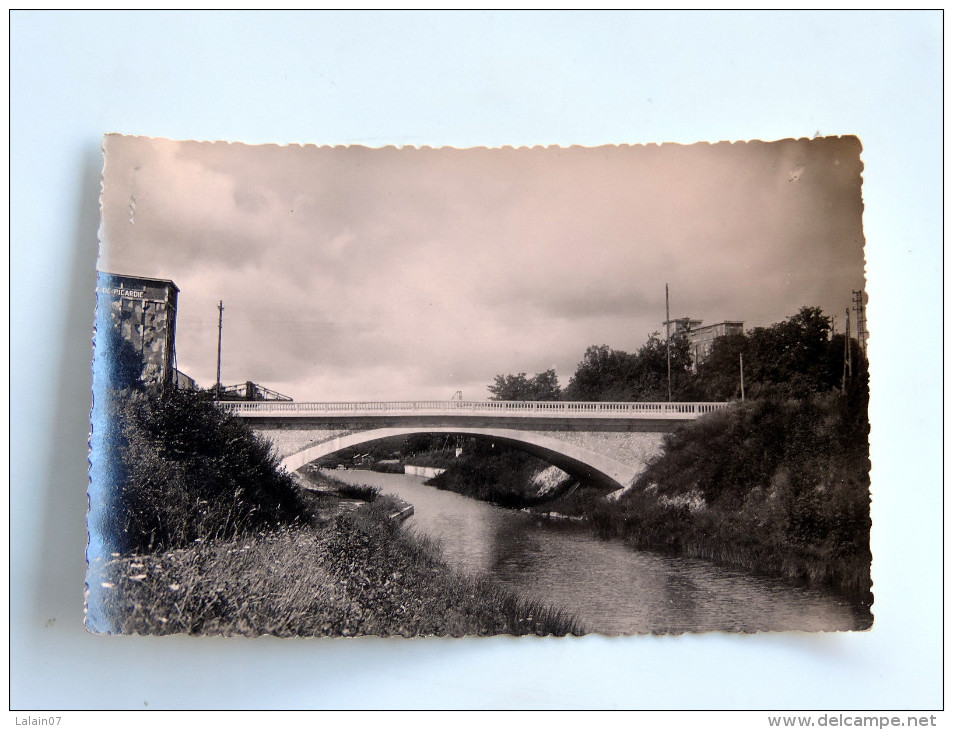 Carte Postale Ancienne : BRAY SUR SOMME : Le Pont Du Canal à Froissy - Bray Sur Somme