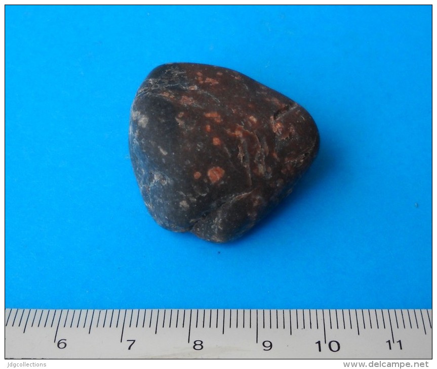 # M041 BROWNISH W/RED INSERTS ESTEREL PEBBLE ORE - South France, Provence, Mineral Minerai Minerale Erz - Minerals