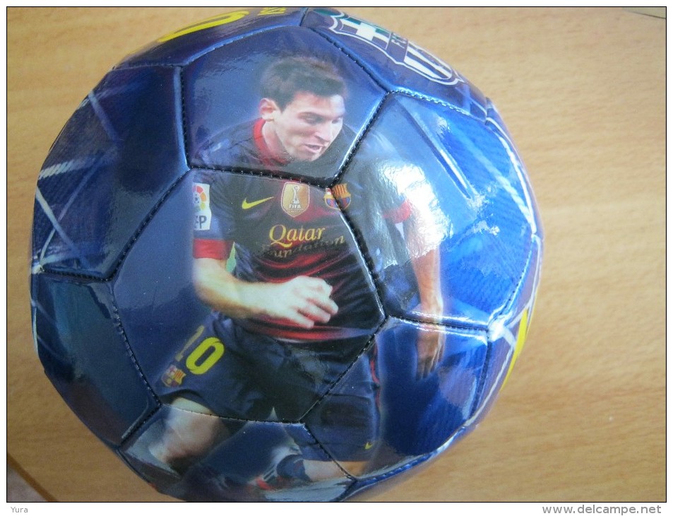 Souvenir Soccerball With The Stamp, Devoted L.Messi And To FCB Club. Limited Edition. It Is Delivered Without Air. - Otros & Sin Clasificación