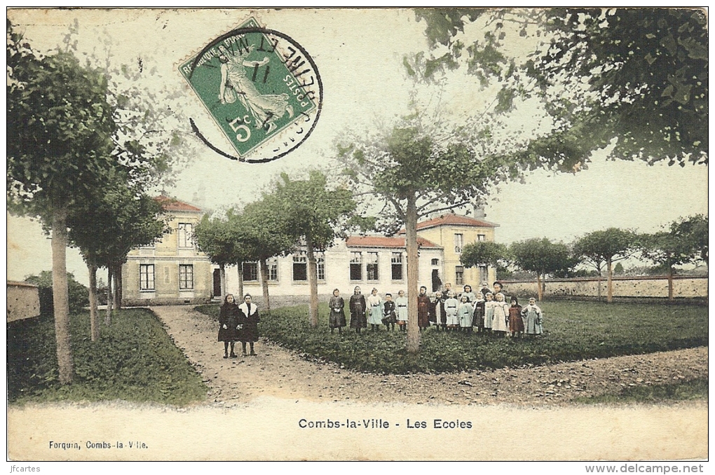 77 - COMBS-LA-VILLE - Les Ecoles - Combs La Ville