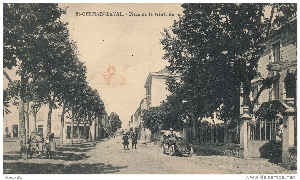 ( CPA 42 )  ST-GERMAIN-LAVAL  /  Place De La Génétine  - - Saint Germain Laval