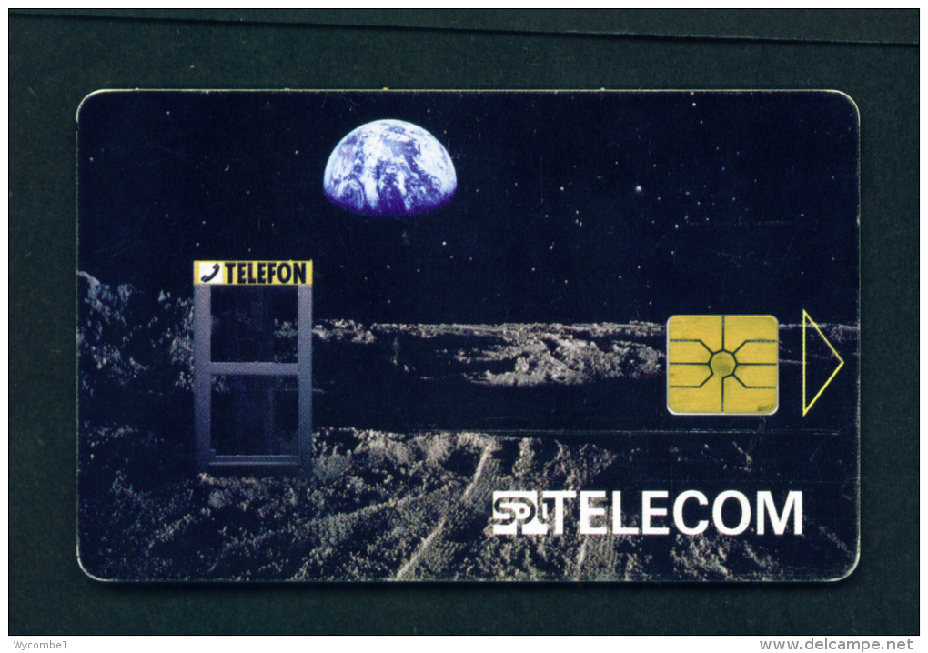 CZECH REPUBLIC - Chip Phonecard Phonebox On The Moon *BOGOF  Used - Tschechische Rep.