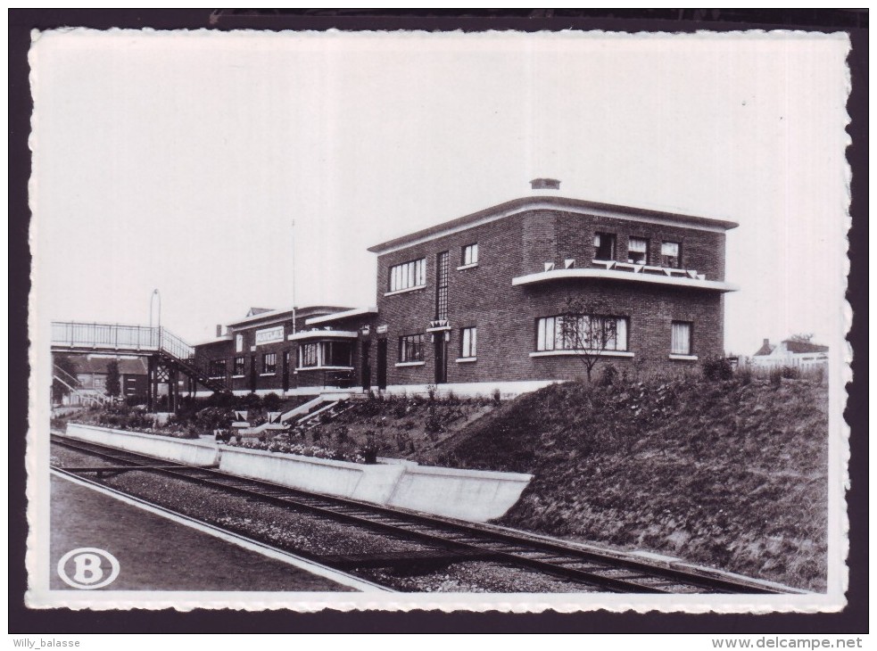 La Gare D' AUVELAIS - Statie   // - Sambreville