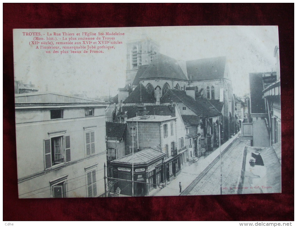 SDV414-10- TROYES -  LA RUE THIERS ET L'EGLISE STE MADELEINE - Troyes