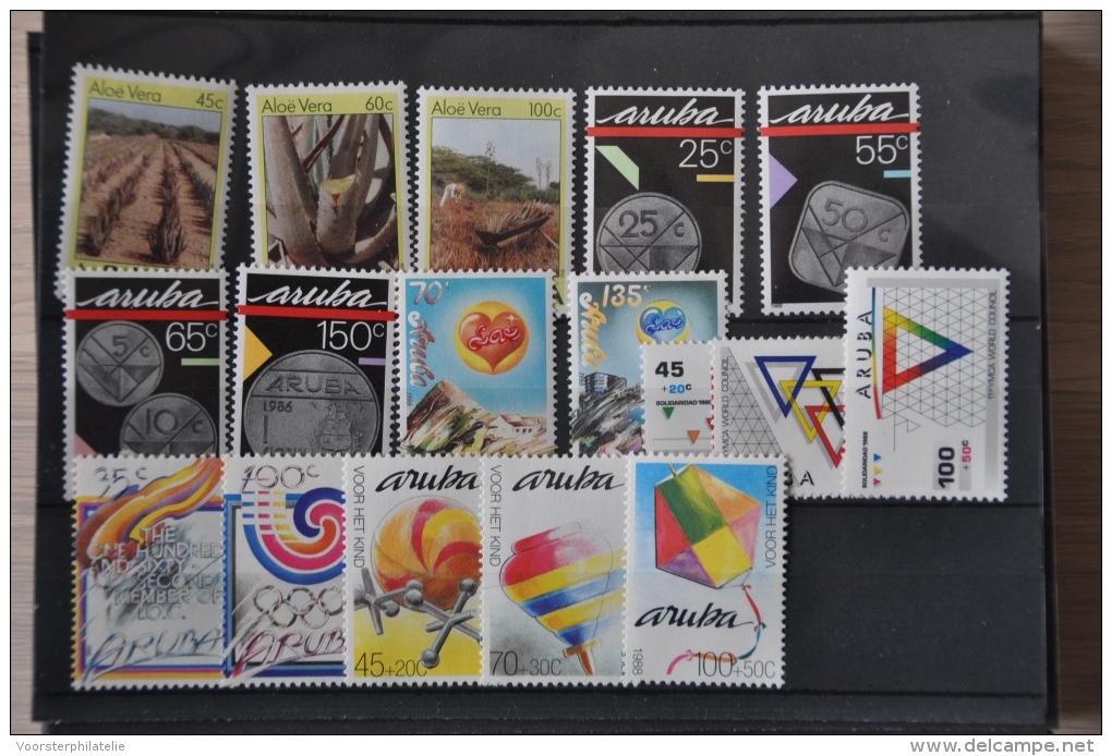 N 134 ++ ARUBA 1988 JAARSET YEAR SET HINGED PLAK(REST) * - Collections (sans Albums)