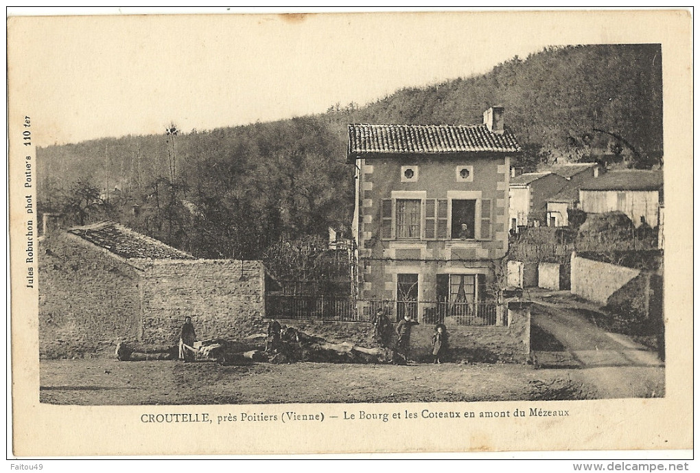 CROUTELLE  -  Pres POITIERS  -  Le Bourg Et Les Coteaux En Amont Du Mezeaux     52 - Autres & Non Classés