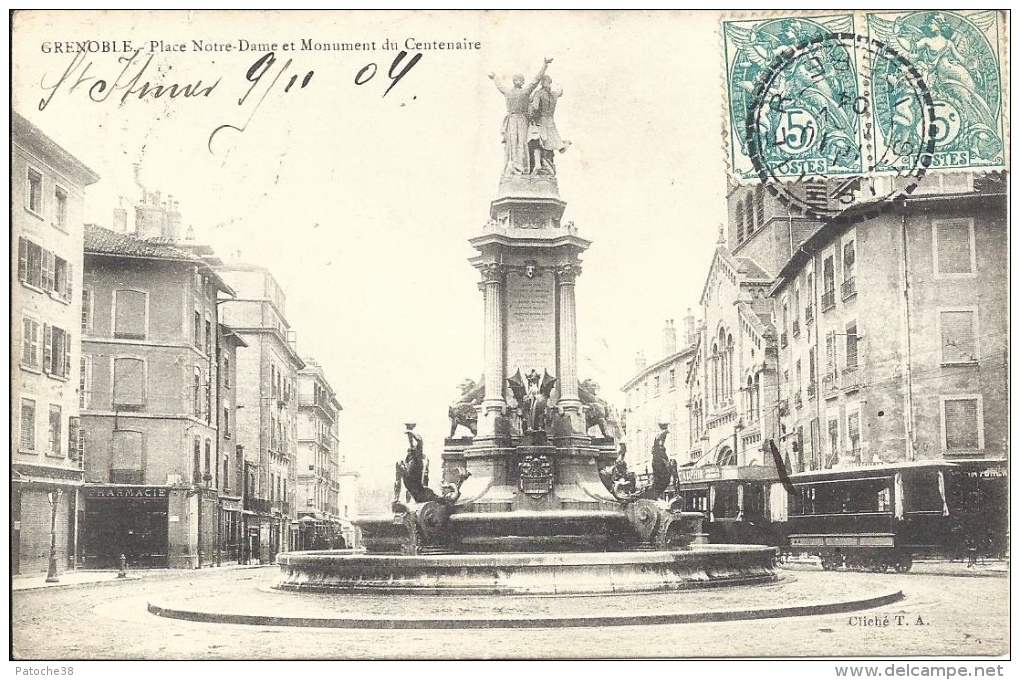 38 - GRENOBLE - Isère - Place Notre Dame Et Monument Du Centenaire - Grenoble