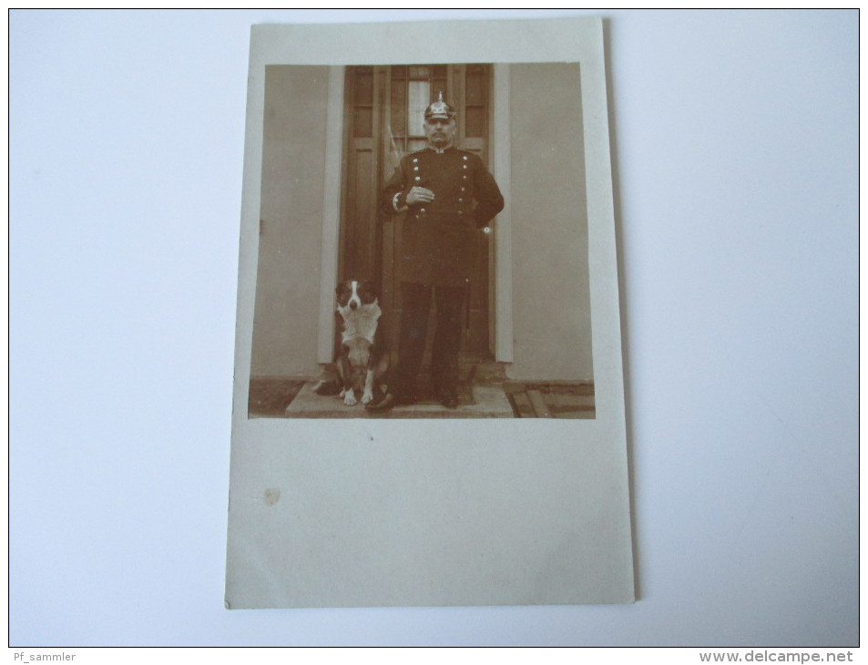 AK / Fotokarte 1. WK Höherer Soldat Mit Pickelhaube Und Hund - Guerre 1914-18