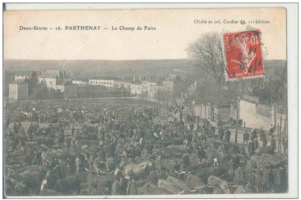 79.PARTHENAY LE CHAMP DE FOIRE TOP ANIME - Parthenay