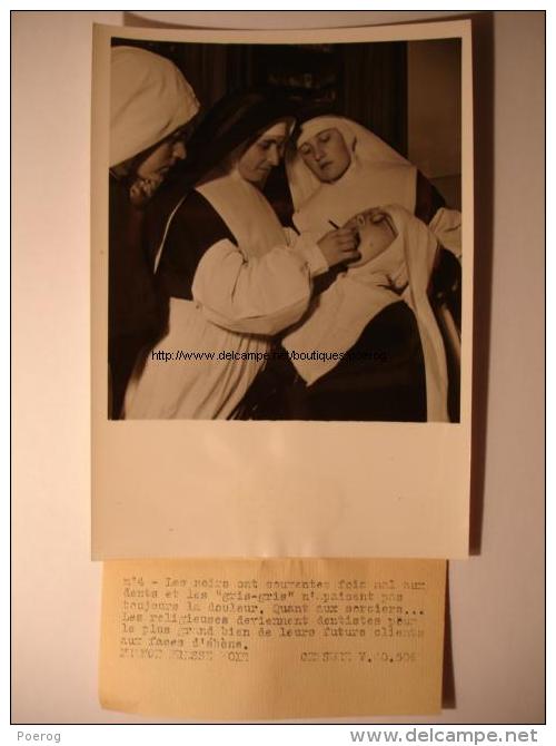 PHOTO PROPAGANDE ANNEES 1940 - DENTISTE SOEURS RELIGIEUSES EN AFRIQUE BELIEVING DENTIST - TIRAGE D'EPOQUE - 13X18 - Professions