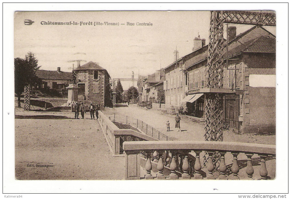 HAUTE-VIENNE  /  CHÂTEAUNEUF-la-FORÊT  /  RUE  CENTRALE   ( Avec Portiques De Fêtes = éco-taxe ! ) /  Edit.  SOUMAGNAS - Chateauneuf La Foret