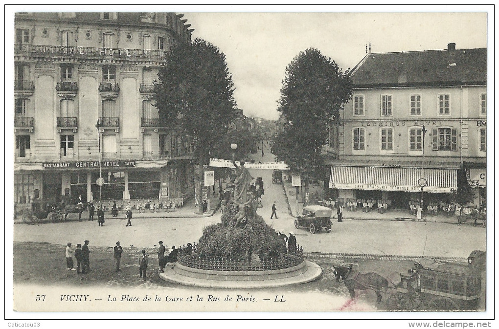 VICHY (Allier) - La Place De La Gare Et La Rue De Paris - Central Hôtel - Hotel Brasserie Terminus - Animée - Vichy