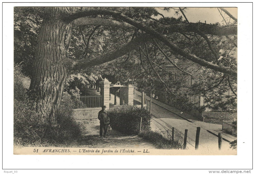 51 - AVRANCHES - L' Entrée Du Jardin De L'Evêché -- LL - Avranches