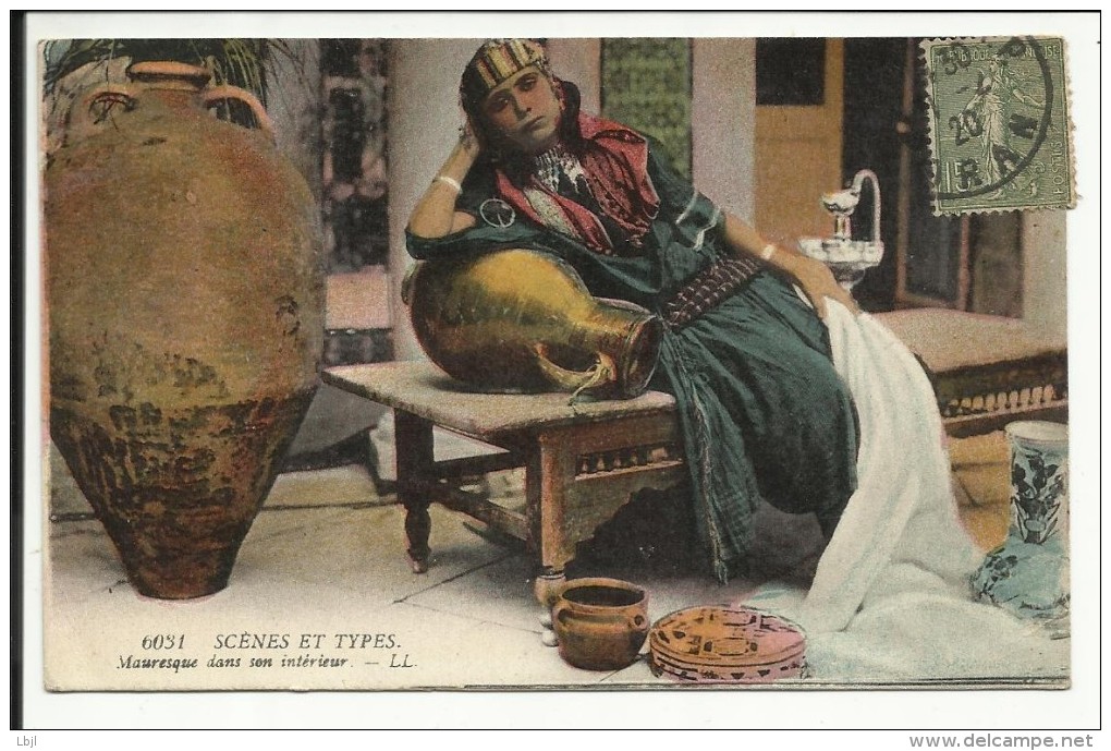 Mauresque Dans Son Intérieur , 1920 - Women