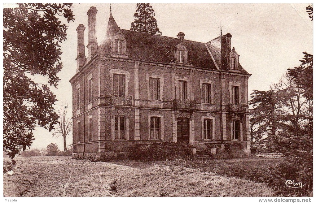 CPA / CPSM -  OUZILLY  (86)   Chateau De La Place   -  1953 - Autres & Non Classés