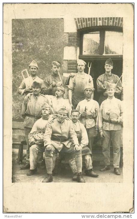 JOIGNY  Groupe De Militaires 24  11 1923 - Barracks