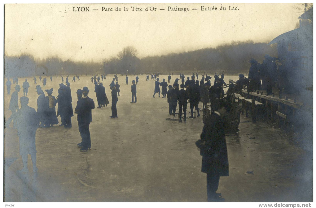 CPA( Sport Patinage A Glace)     LYON Parc De La Tete D Or Patinag Entrée Du Lac - Patinage Artistique