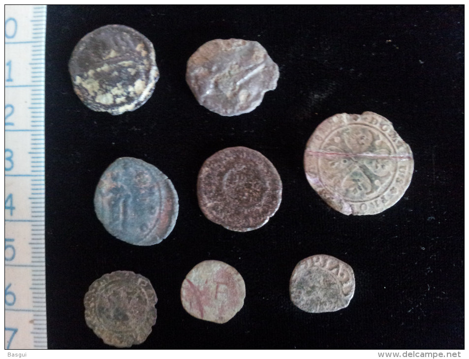 Petit Lot De 7 Monnaies ; 2 Romaines, 2 Gauloises,3 Royales A Identifier - Lots