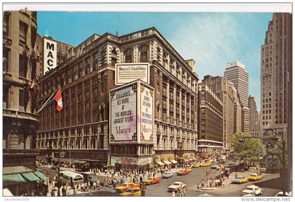 P4298 Herald Square Car  New York City  USA Front/back Image - Places & Squares