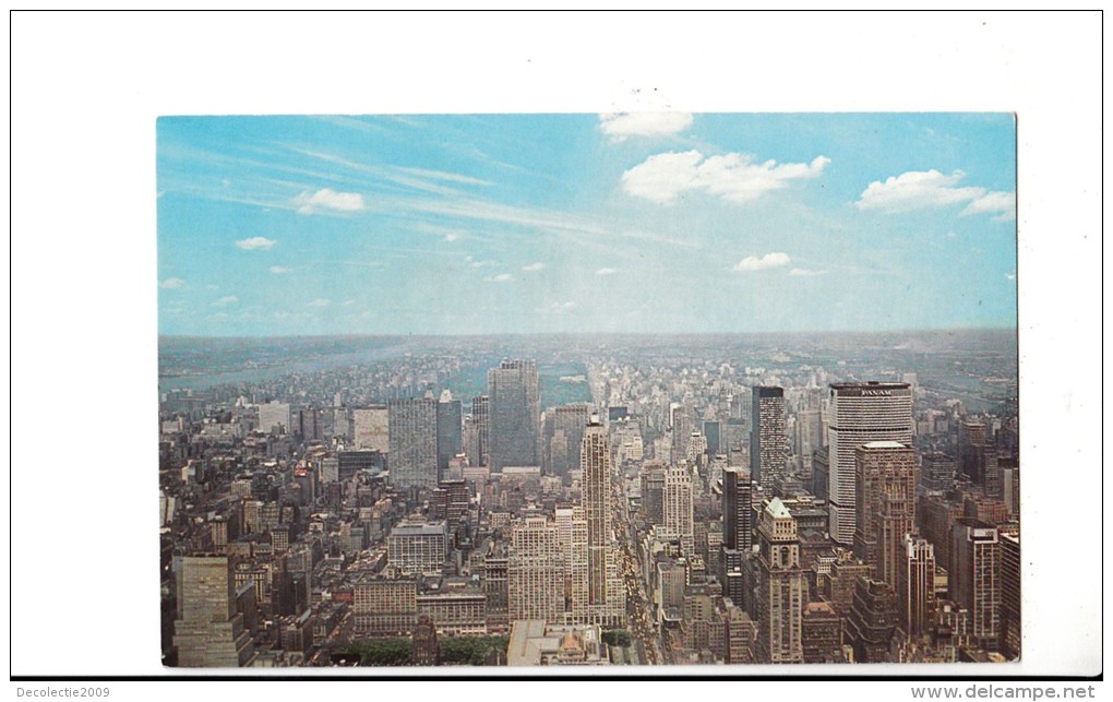 P4288  View Looking North Over Mid Manhatta New York City   USA Front/back Image - Manhattan