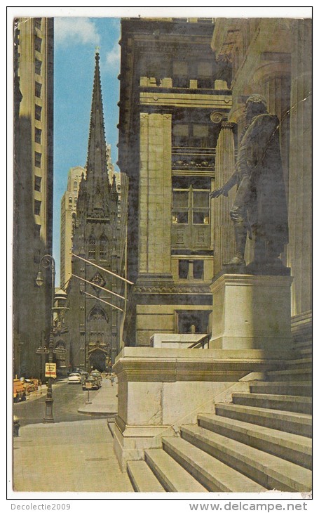 P4254 Trinity Church Looking Down Wall Street  New York  USA Front/back Image - Kirchen