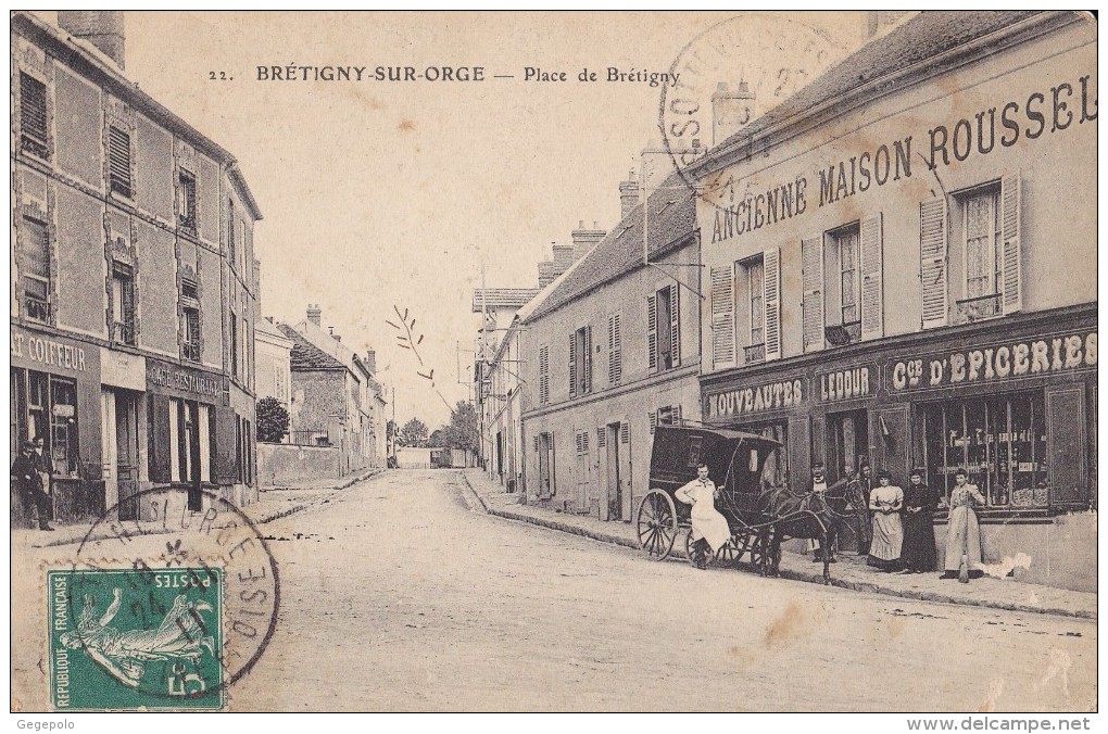 BRETIGNY Sur ORGE - Place De Brétigny - Bretigny Sur Orge