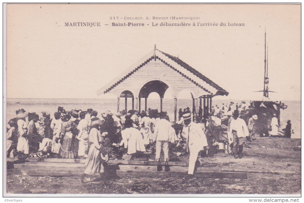 MARTINIQUE, SAINT PIERRE, Le Débarcadère à L'arrivée Du Bateau, Trés Animée - Unclassified