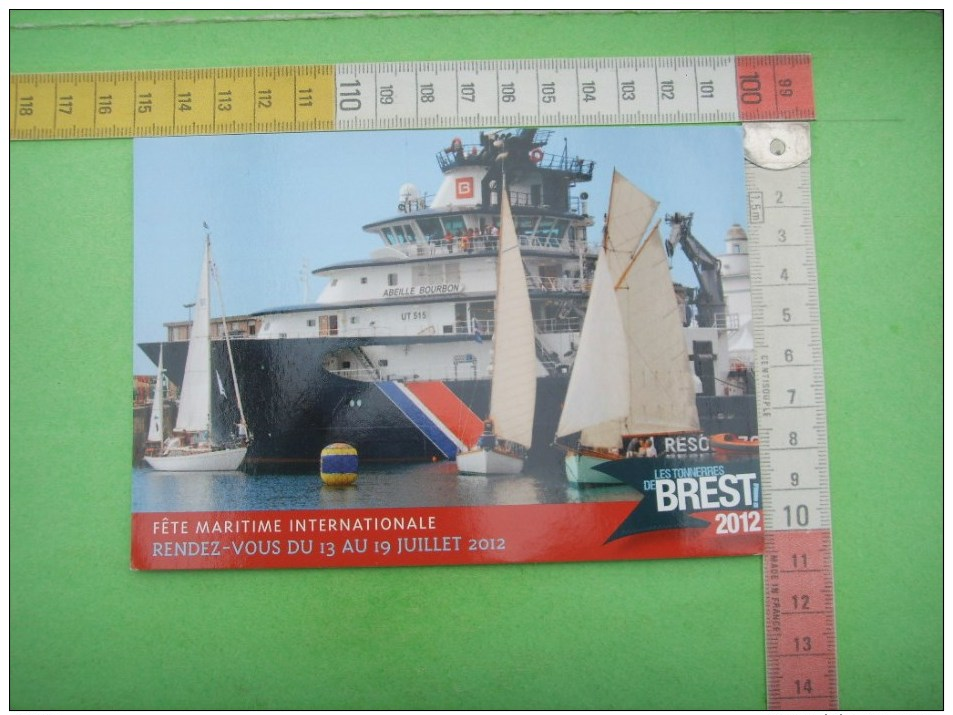 3)  Brest :fete Maritime  13 Au 19 07 2012 :abeille Bourdon - Brest