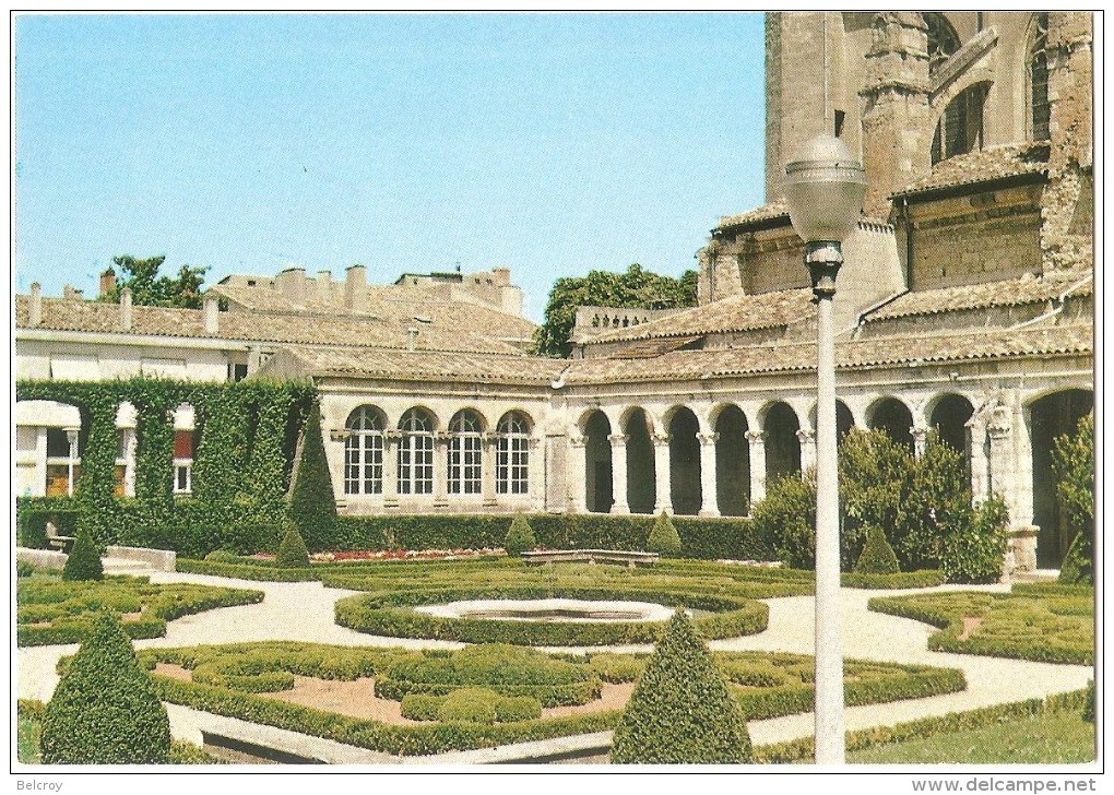 Dépt 47 - MARMANDE - Les Jardins Du Cloître - (CPSM 10,4 X 14,9 Cm) - Marmande