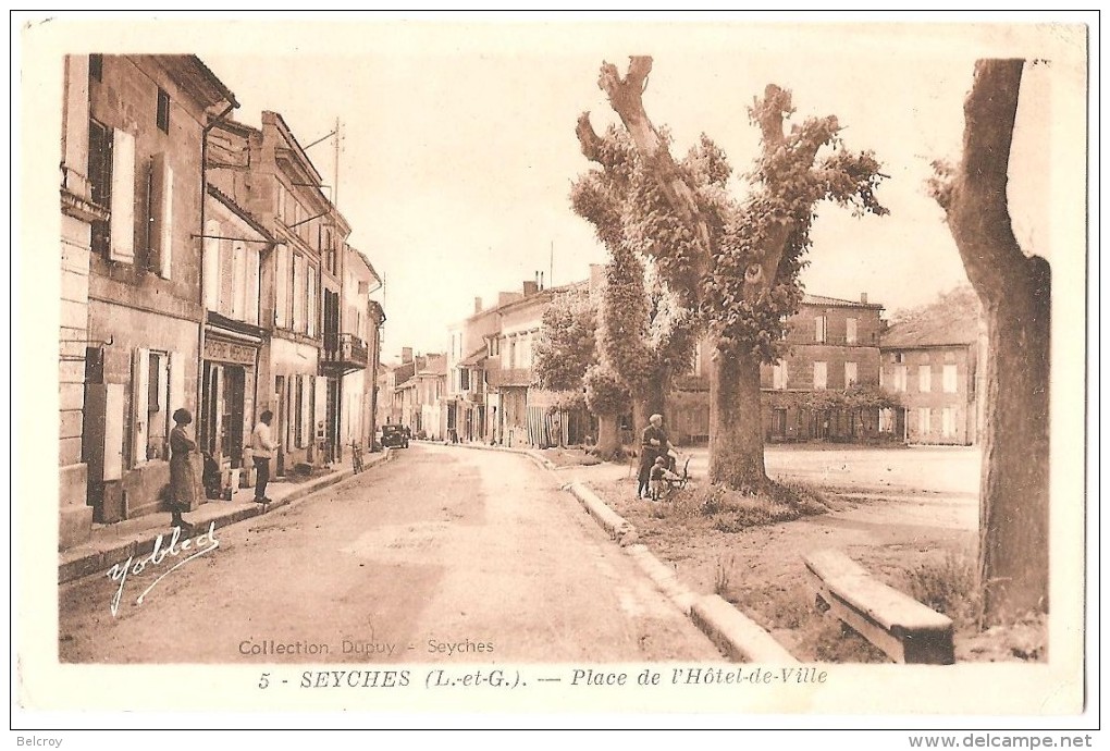 Dépt 47 - SEYCHES - Place De L'Hôtel De Ville - (voiture Ancienne) - Autres & Non Classés