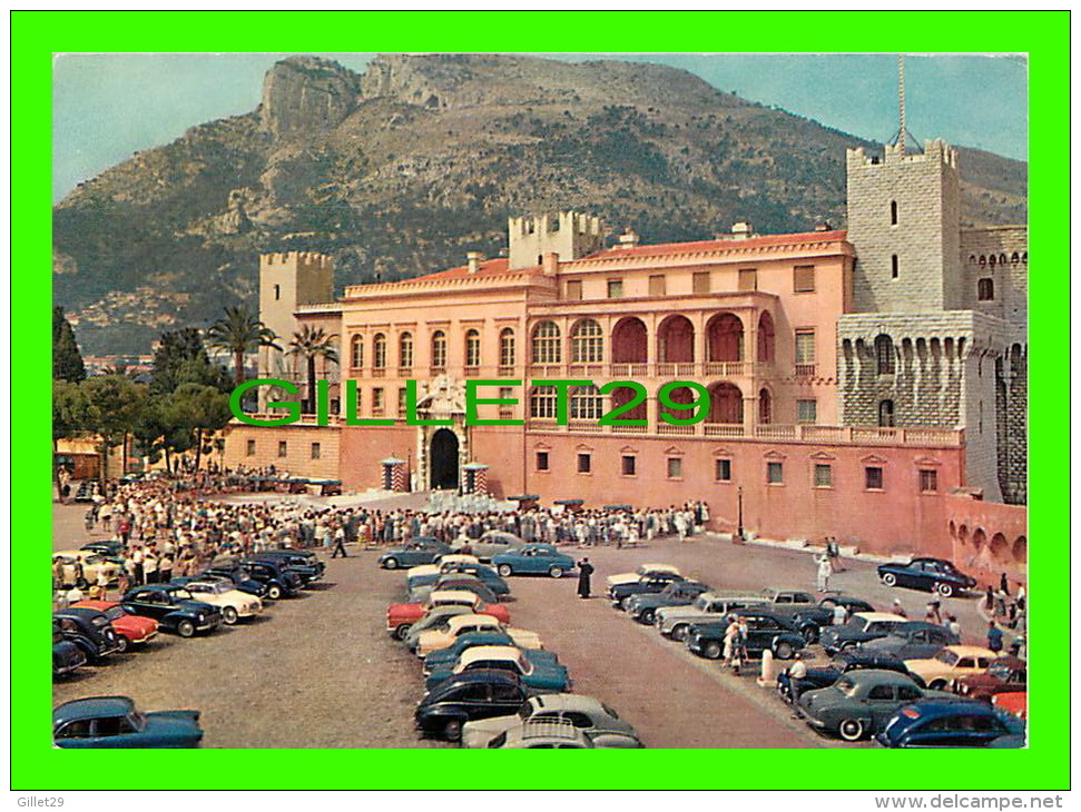 MONACO - LA PRINCIPAUTÉ, LE PALAIS ET LA RELÈVE DE LA GARDE - ANIMÉE DE VIEILLES VOITURE - ÉDIT. AJAX - - Prince's Palace