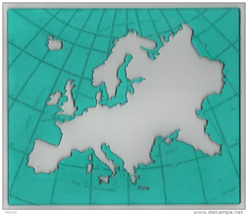 CARTE De  L´ EUROPE  Pour écolier En Plastique Vert Avec Pochette - Année 1950/60 - Autres & Non Classés